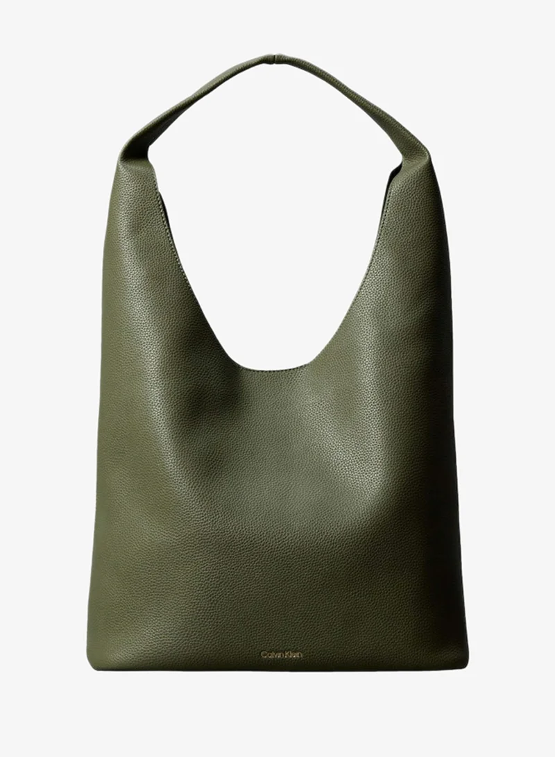 كالفن كلاين Pebble Grain Slouchy Curved Bag